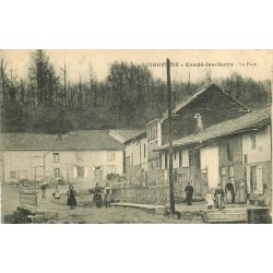 08 CONDE-LES-AUTRY. La Place bien animée 1915