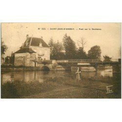 carte postale ancienne 17 SAINT-JEAN-D'ANGELY. Pont sur la Boutonne 1947