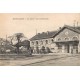 45 MONTARGIS. La Gare avec Fiacres carrosse et attelage et militaires 1905
