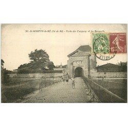 carte postale ancienne 17 SAINT-MARTIN-DE-RE. Porte des Campany et Remparts 1932