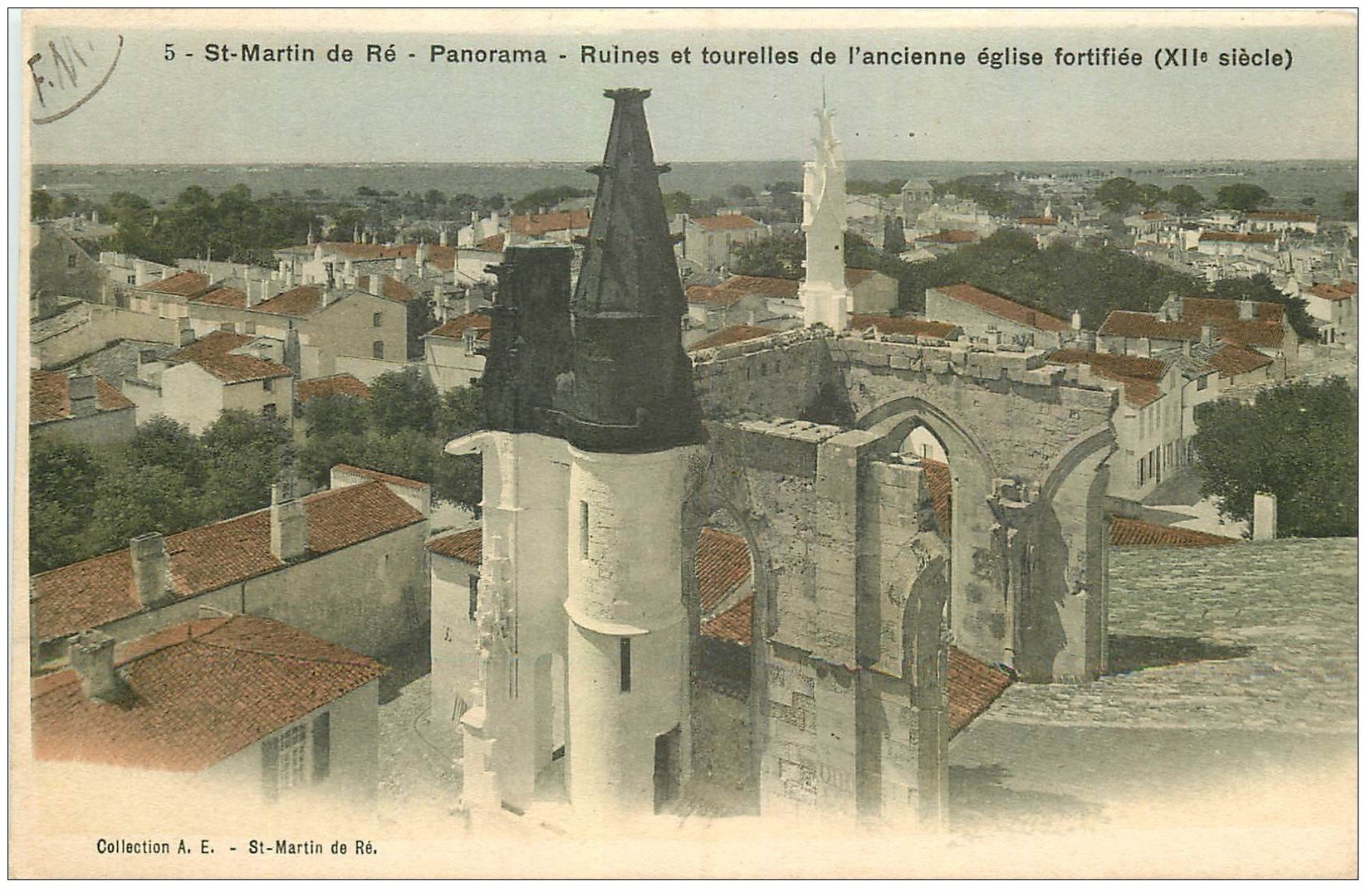 carte postale ancienne 17 SAINT-MARTIN-DE-RE. ruines et tourelles ancienne Eglise fortifiée 1919
