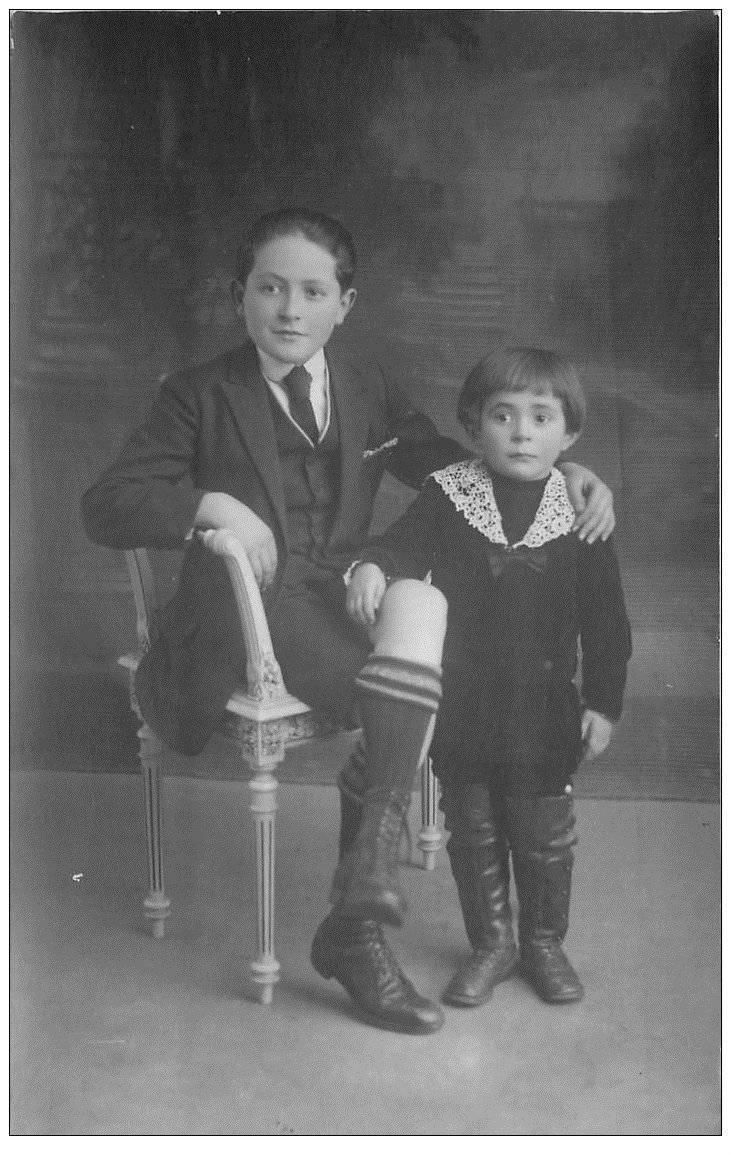 carte postale ancienne 03 COMMENTRY. Carte Photo Enfant 1924. Equinet photographe à Commentry rue J. Jaurès