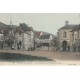 95 LA ROCHE-GUYON. Fontaine et Hôtel de Ville grosse animation vers 1906