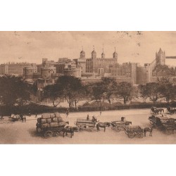 LONDON. The Tower avec attelages de livraisons 1910