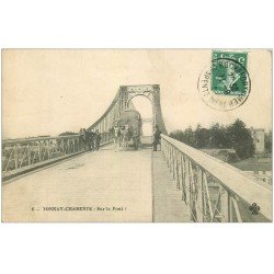 carte postale ancienne 17 TONNAY-CHARENTE. Attelage sur le Pont