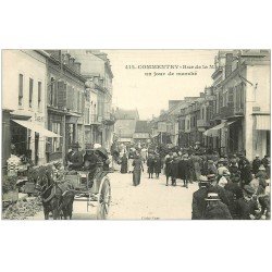 carte postale ancienne 03 COMMENTRY. Jour de Marché Rue de la Mine. Magasin SINGER et Tabac 1915