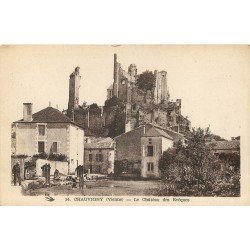 86 CHAUVIGNY. Le Château des Evêques avec personnage