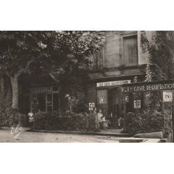 33 LANGOIRAN. Cave dégustation des grands Vins 1943