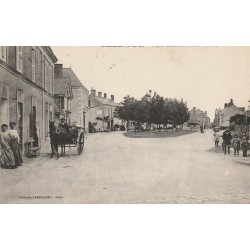 37 MAZIERES. Attelage Place Gambetta et rue Chanzy belle animation 1918