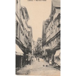 14 LISIEUX. Commerces dont coiffeurs devant leur Salon rue aux Fèves