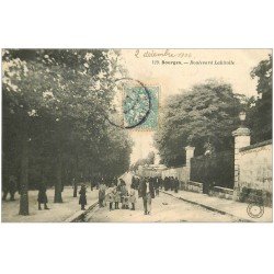 carte postale ancienne 18 BOURGES. Boulevard Lahitolle animé 1906