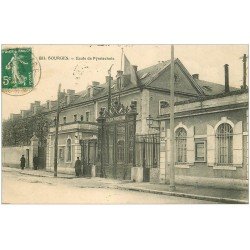 carte postale ancienne 18 BOURGES. Ecole de Pyrotechnie animée 1913