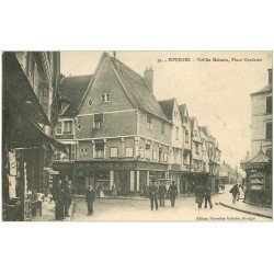 carte postale ancienne 18 BOURGES. Grand Comptoir de Paris Place Gordaine . Kiosque à journaux et Tabac