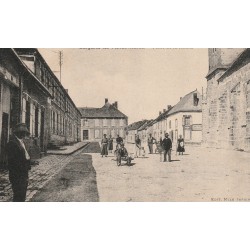51 BERGERES LES VERTUS. Place de la Mairie avec Succursale des Comptoirs Français