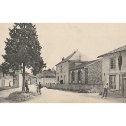 51 COURTISOLS. Place Saint Julien 1915