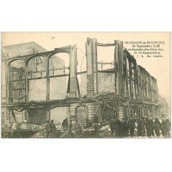 carte postale ancienne 18 BOURGES. Incendie de 1928 Façades des Galeries avec Pompiers