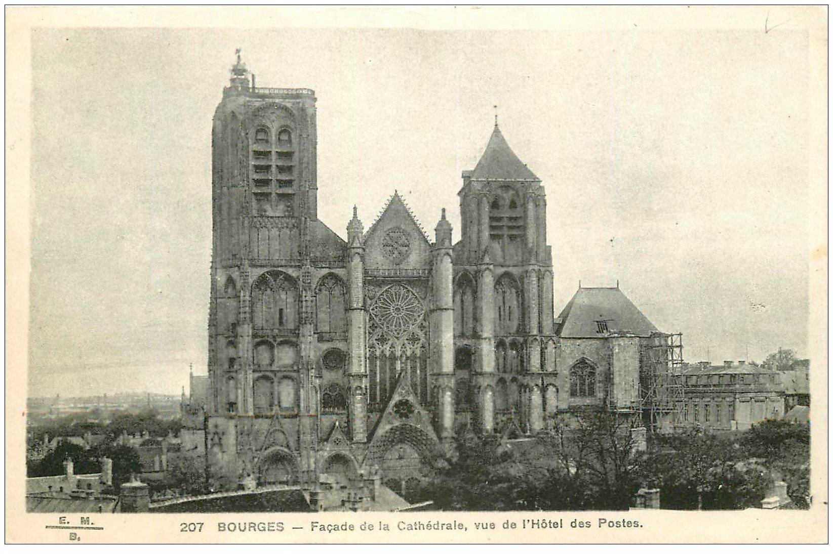 carte postale ancienne 18 BOURGES. La Cathédrale 1935