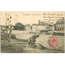 18 BOURGES. La gare du Canal vers 1907. Vieille Femme et tuyau d'eau sale face Entrepôt Grande Tuilerie
