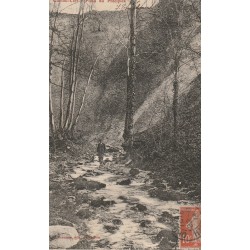 52 ORQUEVAUX. Personnage au Cul-du-Cerf et Fond du Précipice 1913