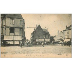 carte postale ancienne 18 BOURGES. La Place Planchat animée. Boucherie du Centre et Charcuterie Parisienne