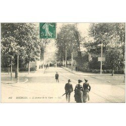 carte postale ancienne 18 BOURGES. L'Avenue de la Gare animée. Timbre Taxe 1909