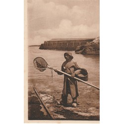 64 BIARRITZ. Pêcheur de Pieuvres types Basques