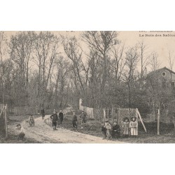 78 HOUILLES. nombreux enfants au Bois des Sablons vers 1906