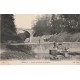 77 MEAUX. Eclusiers et Péniche à l'entrée du Canal de Chalifert