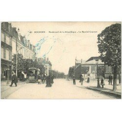 carte postale ancienne 18 BOURGES. Marché Couvert Boulevard de la République animé 1916. Tramway Bénédictine