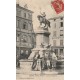 54 NANCY. Animation sous Statue René II Place Saint-Epvre 1909. Epicerie Seitz et Distillerie