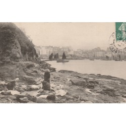 29 DOUARNENEZ. Vue des Plomaréhs avec lavandières 1908