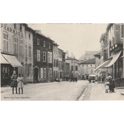 54 SAINT-NICOLAS-DU-PORT. Rue du Four Pharmacie et Café Restaurant