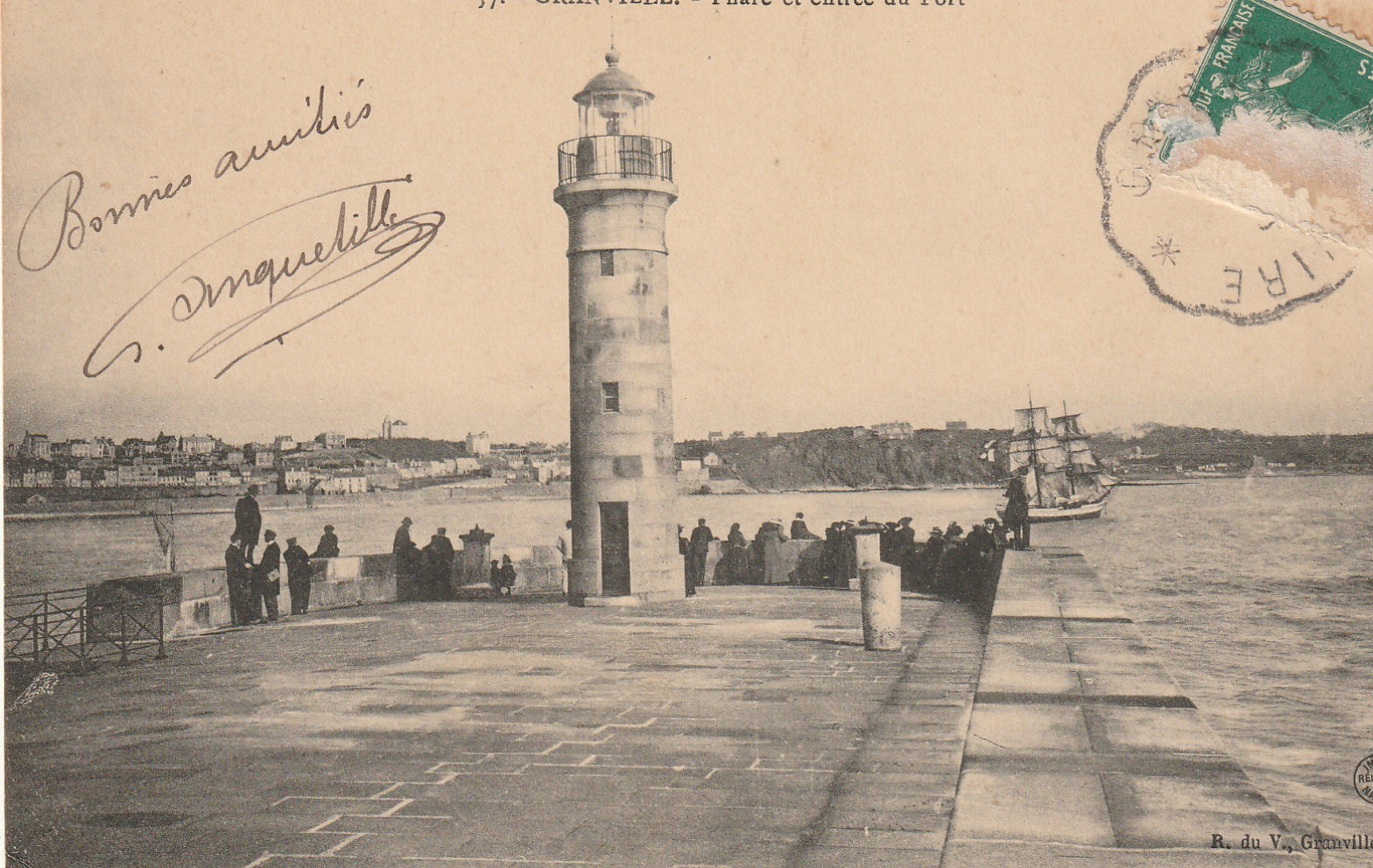 50 GRANVILLE. Phare et entrée du Port