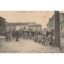 54 VILLEY-LE-SEC. Grosse animation sur la Place avec Tabac Mercerie