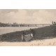 91 ATHIS. Le Pont avec réparation d'une barque de pêche 1903