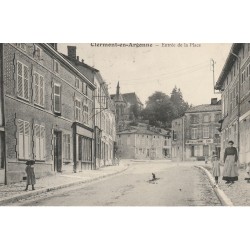 55 CLERMONT EN ARGONNE. Entrée de la Place 1908 Boulangerie et Hôtel de la Pomme d'Or