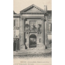 95 PONTOISE. Ancienne Mairie entrée du Jardin Public