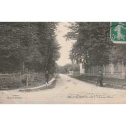 95 BEAUCHAMPS. Photographe sur l' Avenue Hébert vers 1909