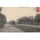 92 COURBEVOIE. Entrée d'un train locomotive à vapeur en Gare 1909