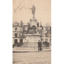 76 ROUEN. Statue de Pouyer Quertier animation 1903