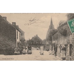 56 MONTERBLANC. Le Bourg bien animé 1917