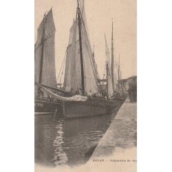 17 ROYAN. Préparatifs de départ pour les Bateaux de pêcheurs