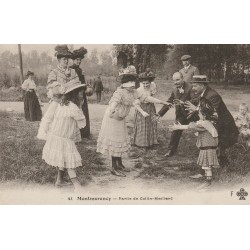 95 MONTMORENCY. Partie de Colin-Maillard