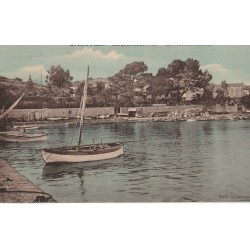 83 CARQUEIRANNE. Barques de Pêcheurs dans le Port des Salettes