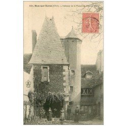 carte postale ancienne 18 DUN-SUR-AURON. Maison de Charles VII bien animée 1909