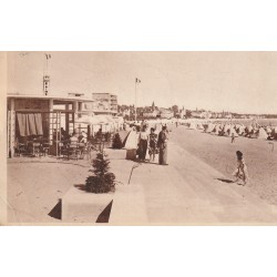 17 ROYAN. La Restauration sur la Plage 1958