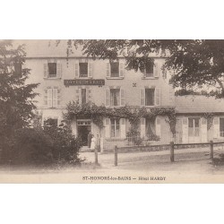 58 SAINT-HONORE-LES-BAINS. Hôtel Hardy avec son Personnel sur le Perron
