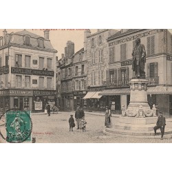 52 LANGRES. Chapellerie Horlogerie Librairie Café Place Diderot 1910