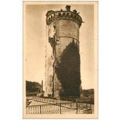 carte postale ancienne 18 MEHUN-SUR-YEVRE. Grosse Tour et Musée Château 1951