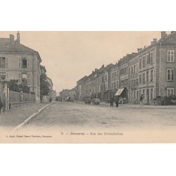 45 BACCARAT. Rue des Cristalleries animée vers 1900